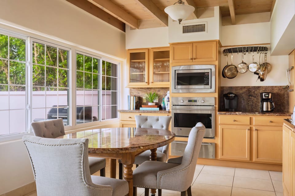 Dining area off of kitchen.
