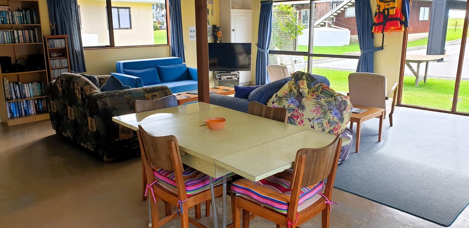 Dining/Lounge