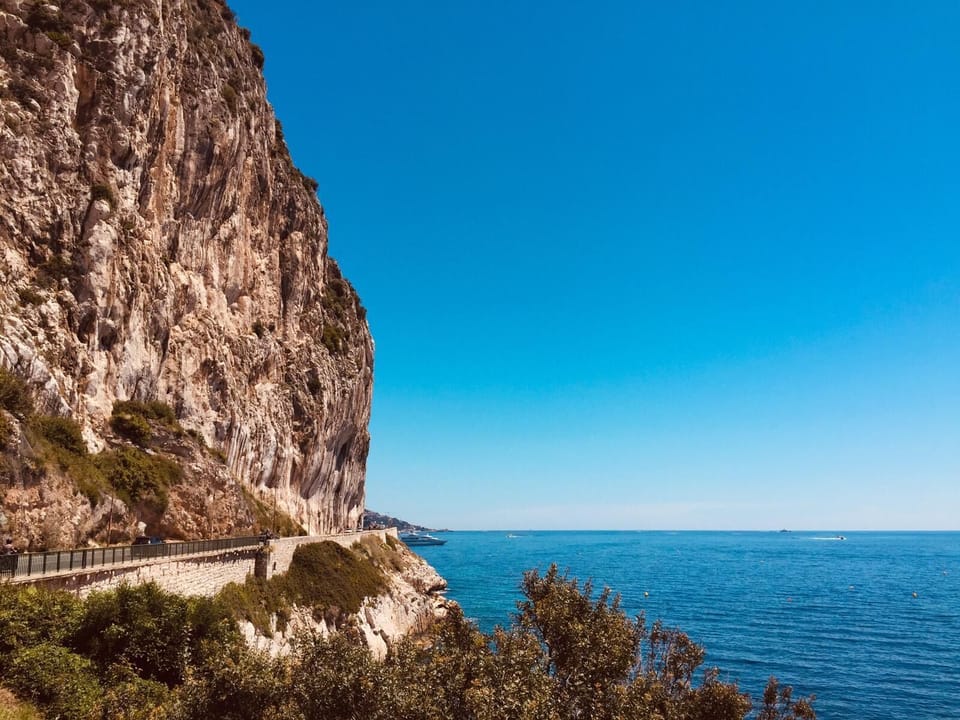 15-minute scenic drive to Monaco or Nice.  