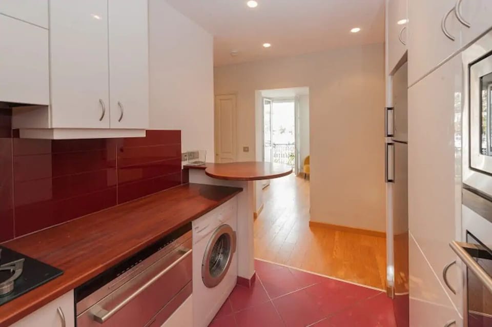 fully equiped kitchen
