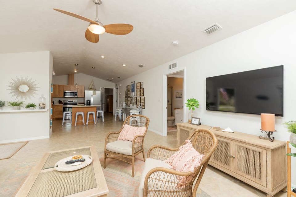 Open floor plan optimizes the space for a comfortable stay with your family