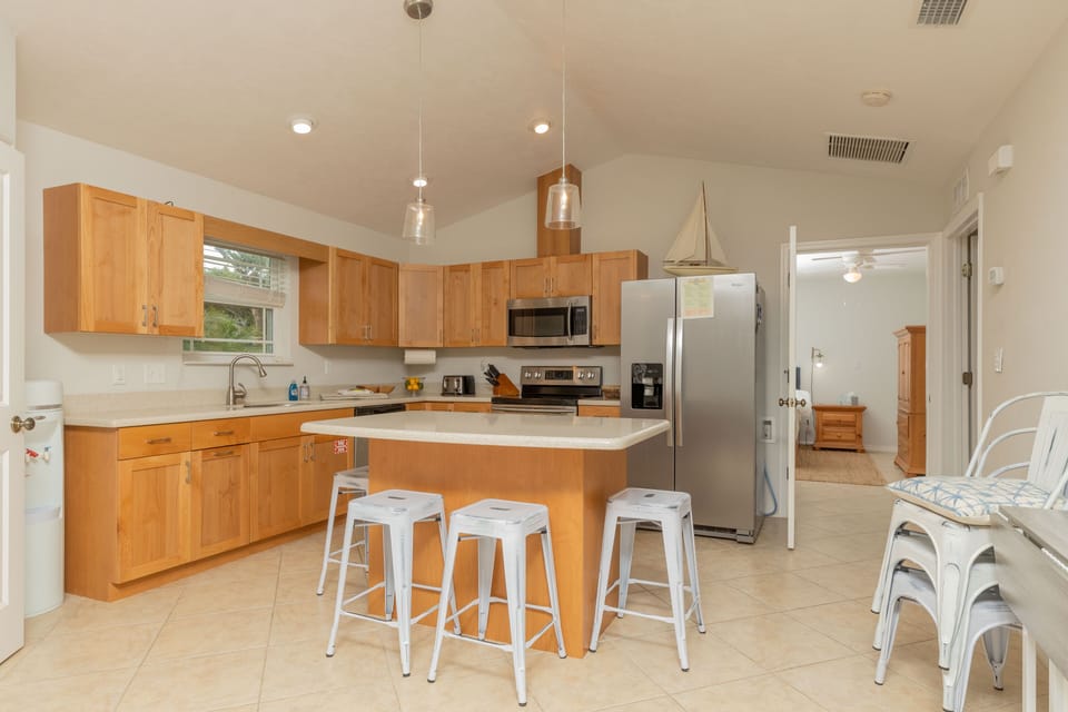 Well equipped kitchen with pantry