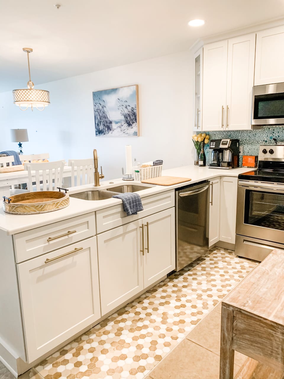Everything in our kitchen is BRAND NEW!! 