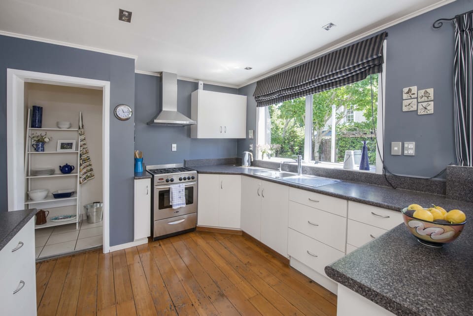 Fully-equipped kitchen
