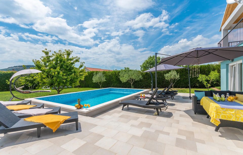 pool