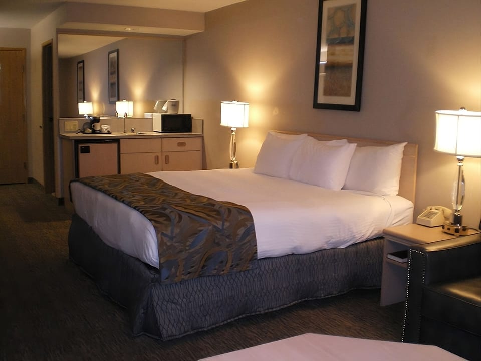Settle in with a plush bed and handy in-room kitchenette.