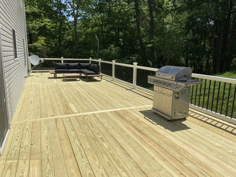 Brand new deck for bbq with family and friends!