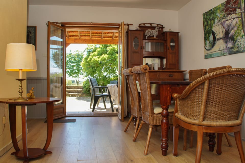 Combarelles gite dining room