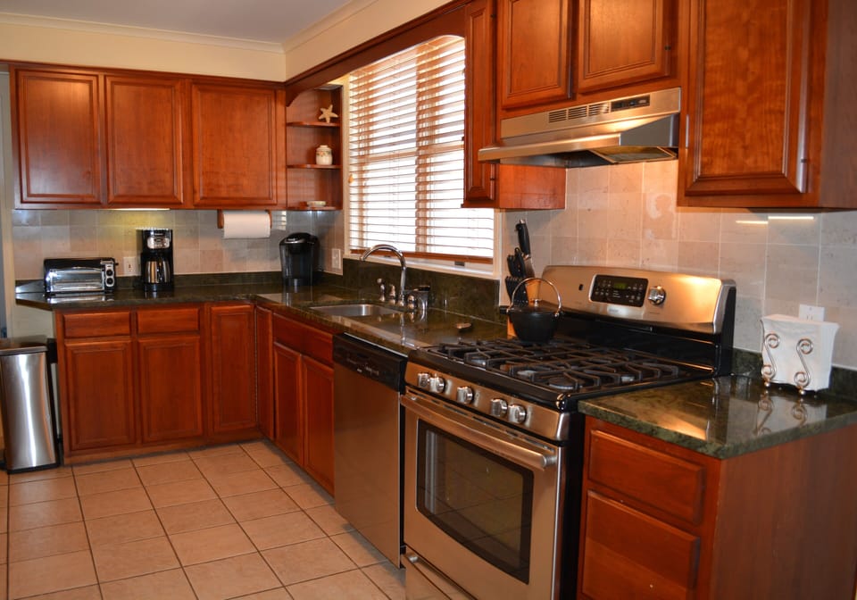 Kitchen (Main Floor) - Picture 2 of 3