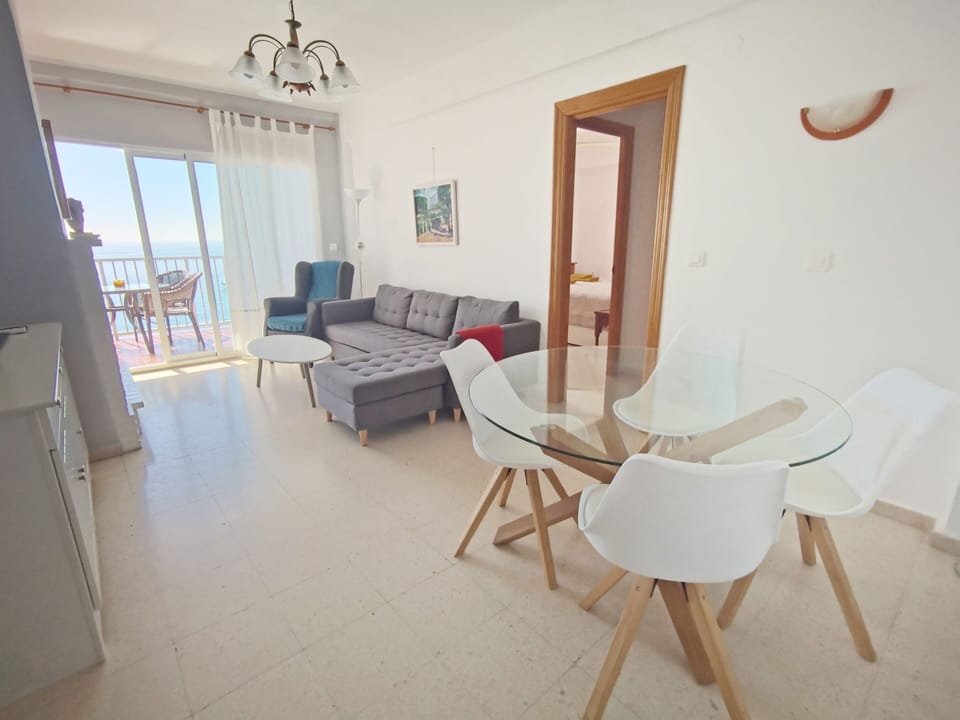 Living Room / Lounge