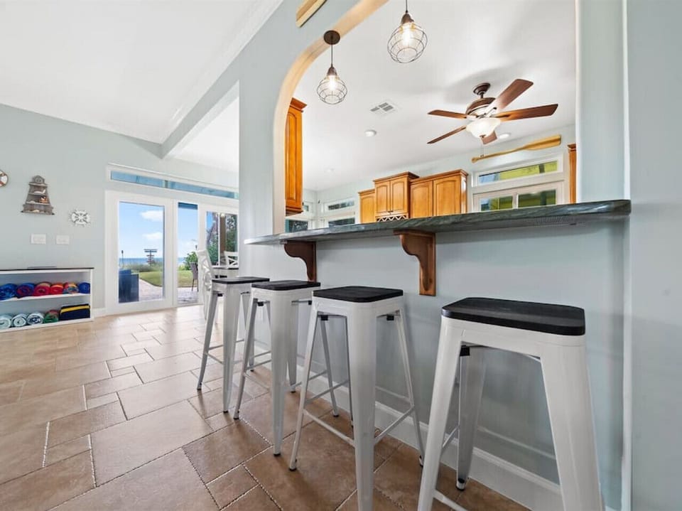 Sitting area overlooking the kitchen