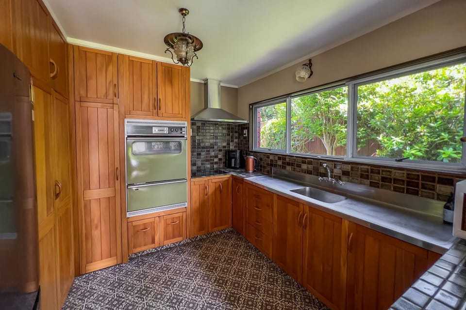 full kitchen