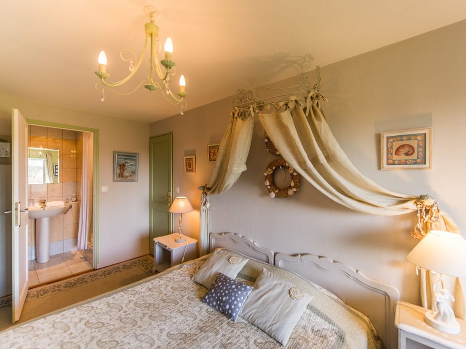 BB La Barbinais Bed and Breakfast rooms saint malo private bathroom