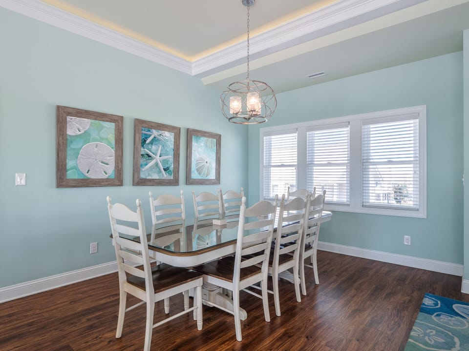 Dining Area - Seating for 8