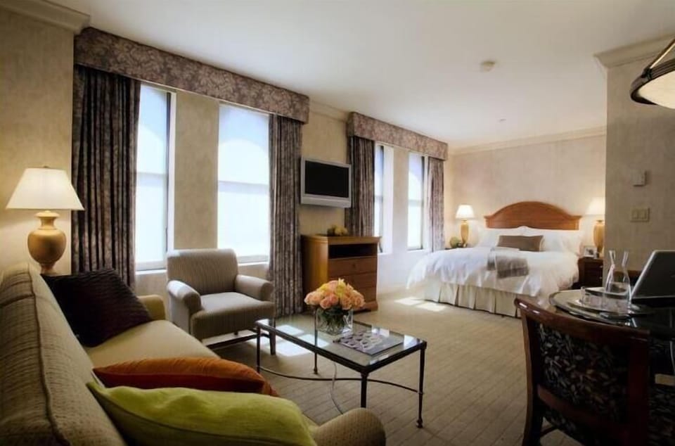 Executive Jr Suite