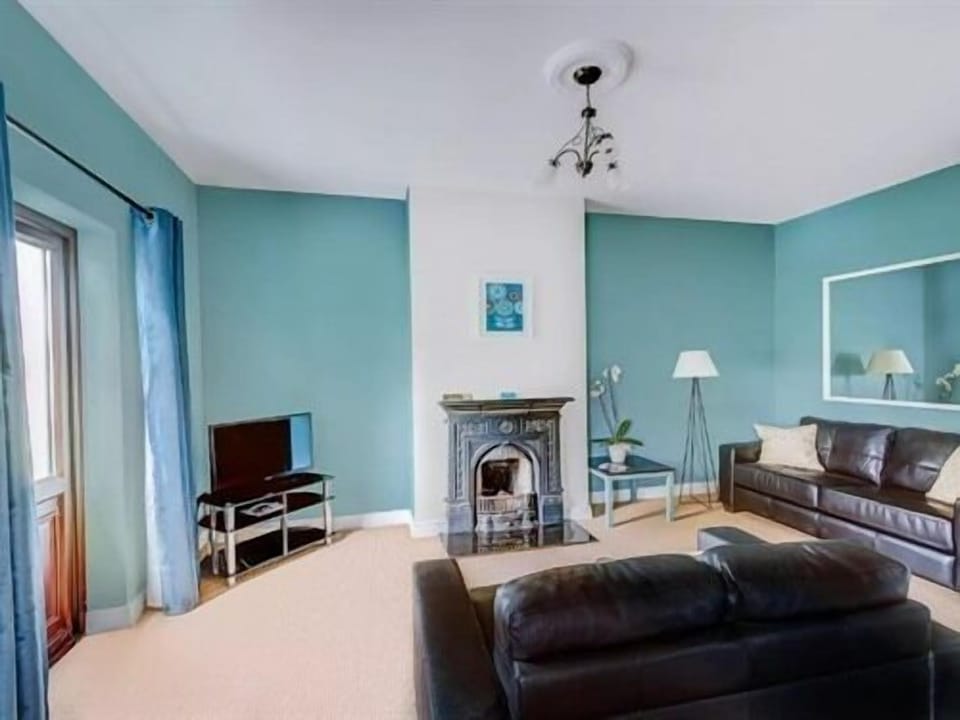 Living Room with Plasma TV and WiFi