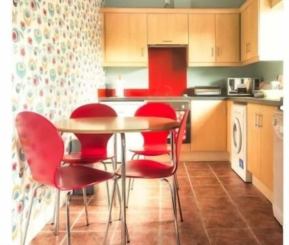 Fully Fitted well equipped Kitchen