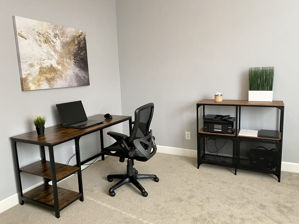 Flex Room with Desk