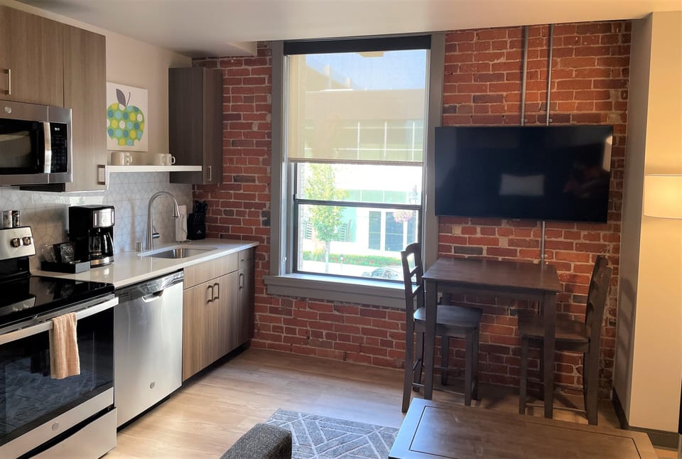 Kitchen | Dining