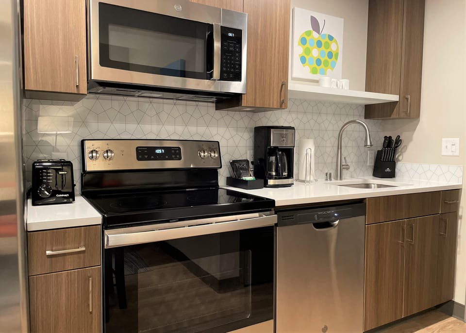 Kitchen | Microwave | Stove | Oven | Dishwaser