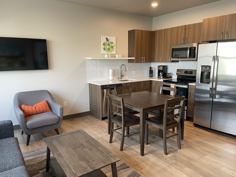 Kitchen | Dining