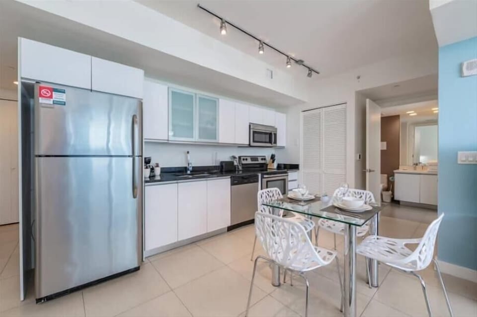 Miami Miami Beach 1 Partial Ocean View Kitchen