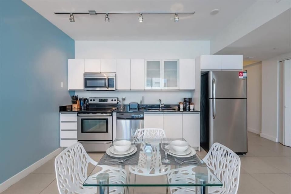 Miami Miami Beach 1 Partial Ocean View Kitchen