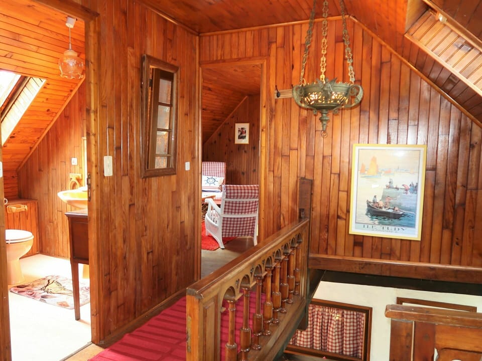 Picture Frame, Property, Wood, Interior Design, Architecture, Wood Stain, House, Floor, Window, Flooring