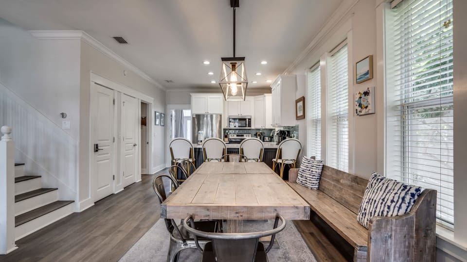Spacious Dining Area