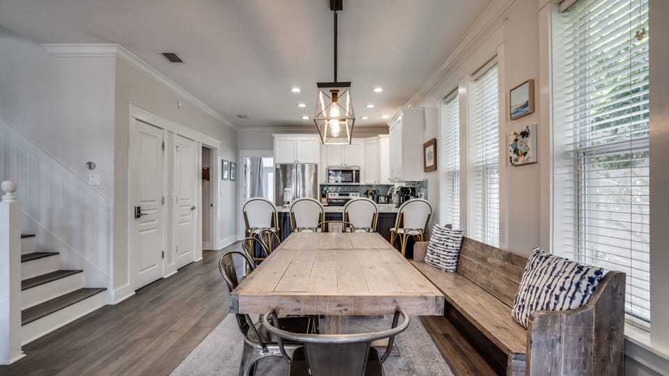 Spacious Dining Area