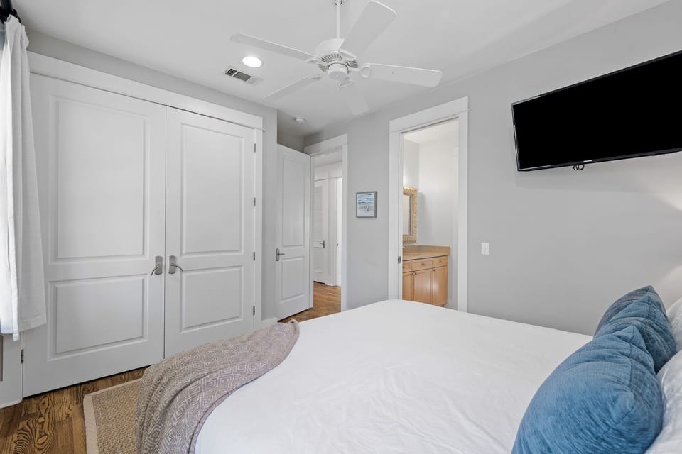 2nd Floor Guest Bedroom - Providing Private Access to the Jack and Jill Bathroom