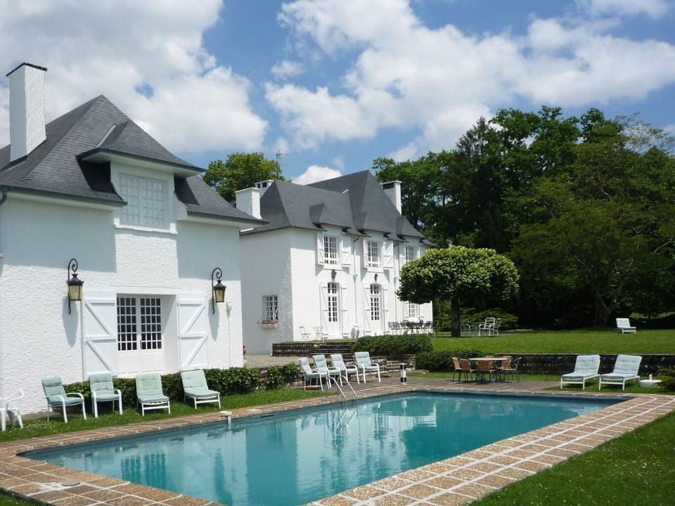 The Camelia Studio is located on the Clos Mirabel Estate