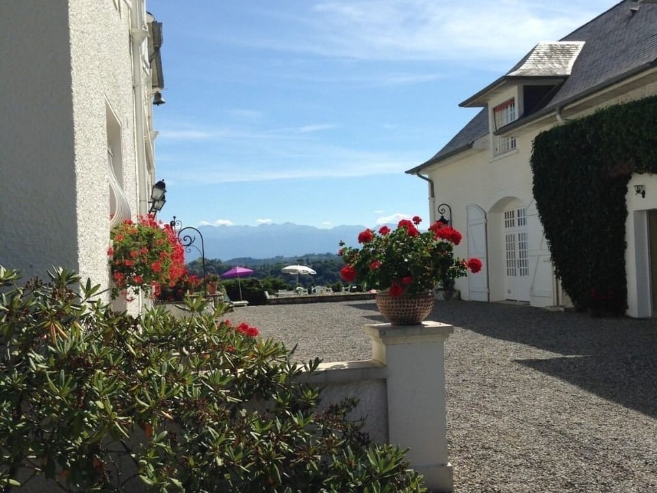The Clos Mirabel Estate - Holiday Lets and B&B with Shared Pool - Open for all year including Easter, Christmas and New Year