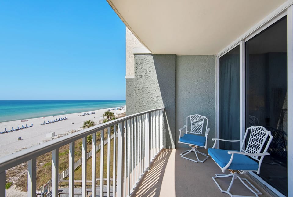 Welcome to Long Beach Resort #1-402