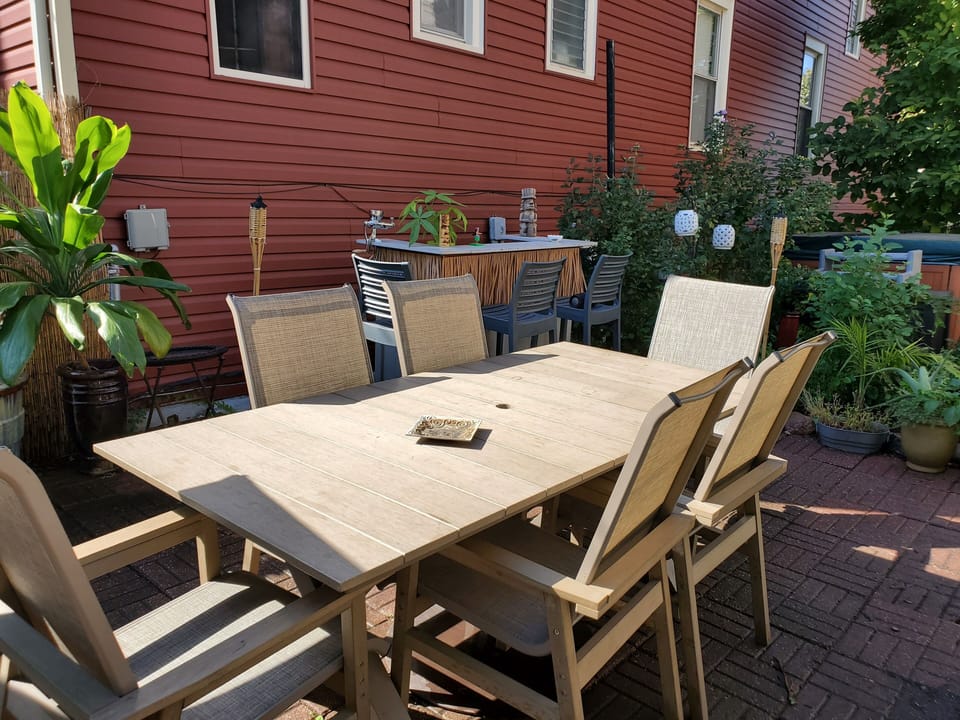 Outdoor patio: table n tiki bar...
