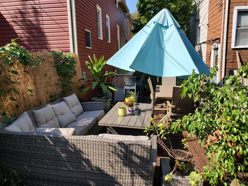 Outdoor L-sectional seatimg n more...