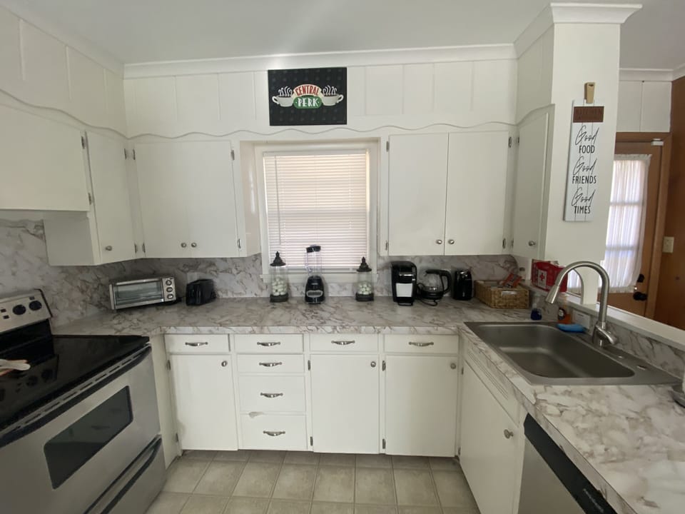 Full Kitchen