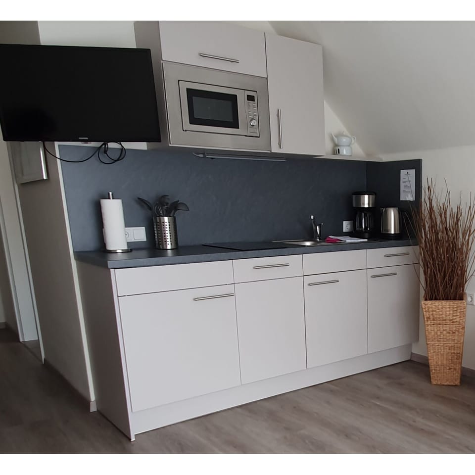 Ap. 17. Kitchenette