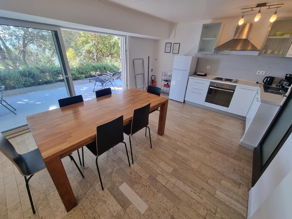 living/dining room with kitchen