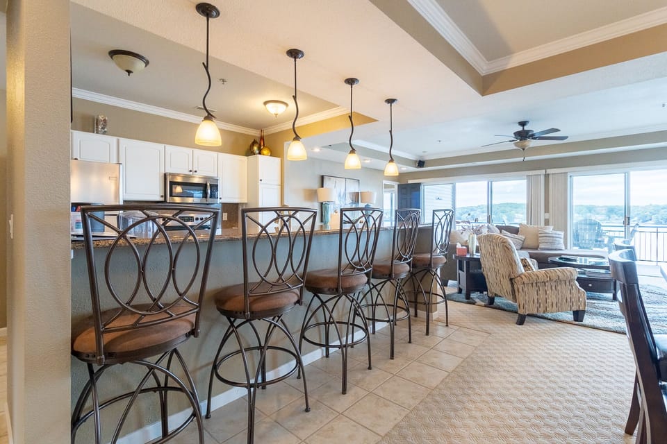 BREAKFAST BAR
