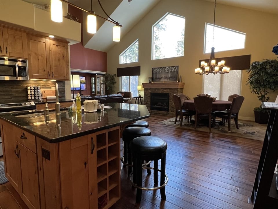 Entry leads into the kitchen