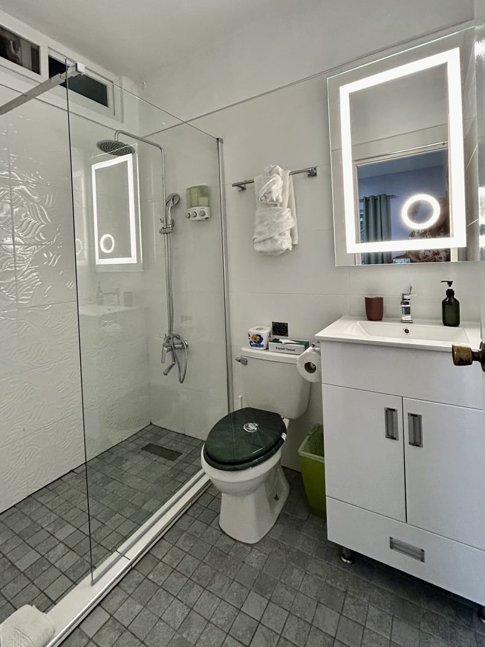 Bathroom fresh and clean