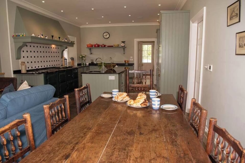 The Breakfast Table