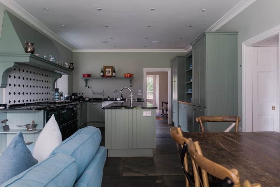 The Kitchen / Breakfast Room