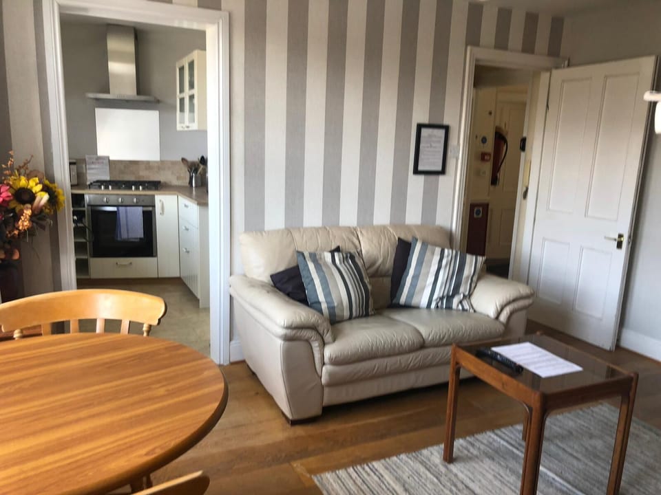 Flat 2