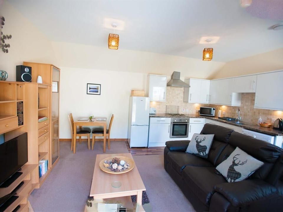Glenernan Bothy Lounge Kitchen
