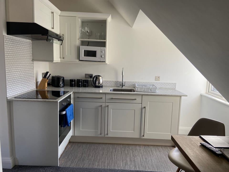 Apt 6