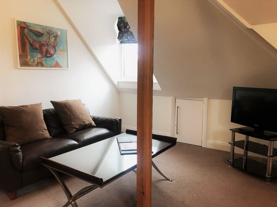 Apt 5
