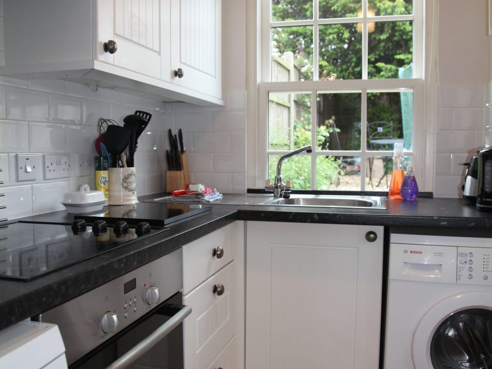 Candy Cottage fully equipped kitchen