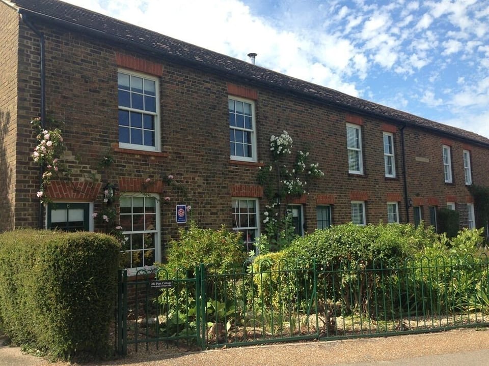 Street view of Old Post and Candy Cottage